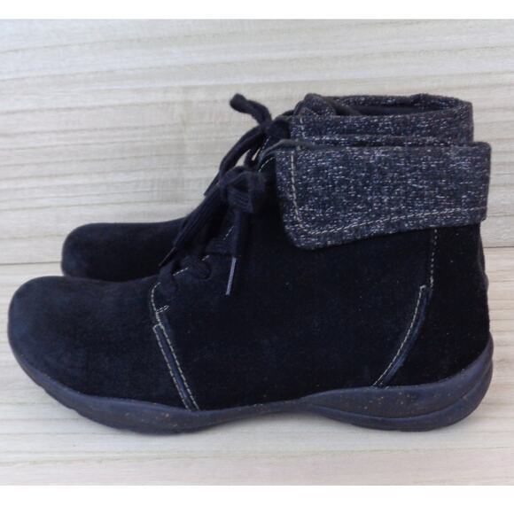 Clarks Boots Roseville Lace Boot Black Suede Bootie 26162162 Womens‎ Size 8 - Picture 1 of 5